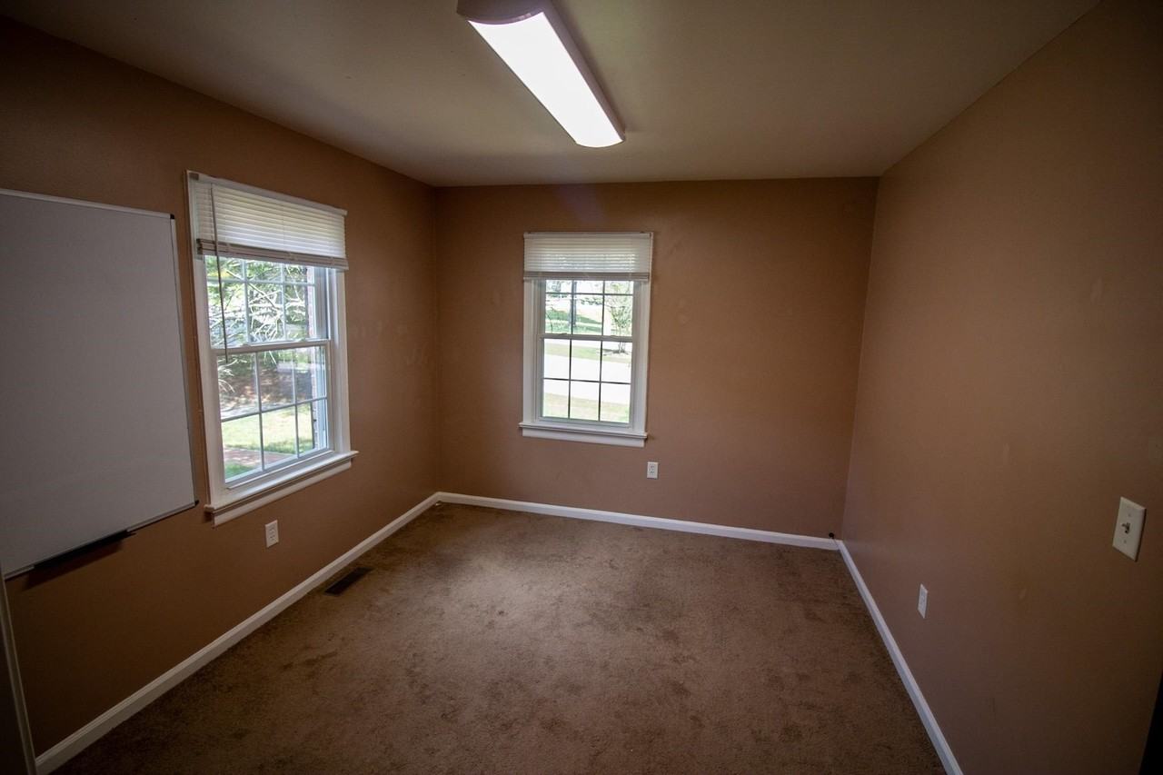 2701 Chelsea Ct - Photo 6 of 50