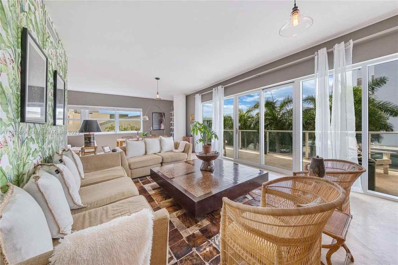 6103 Aqua Ave #406 - Photo 2 of 25