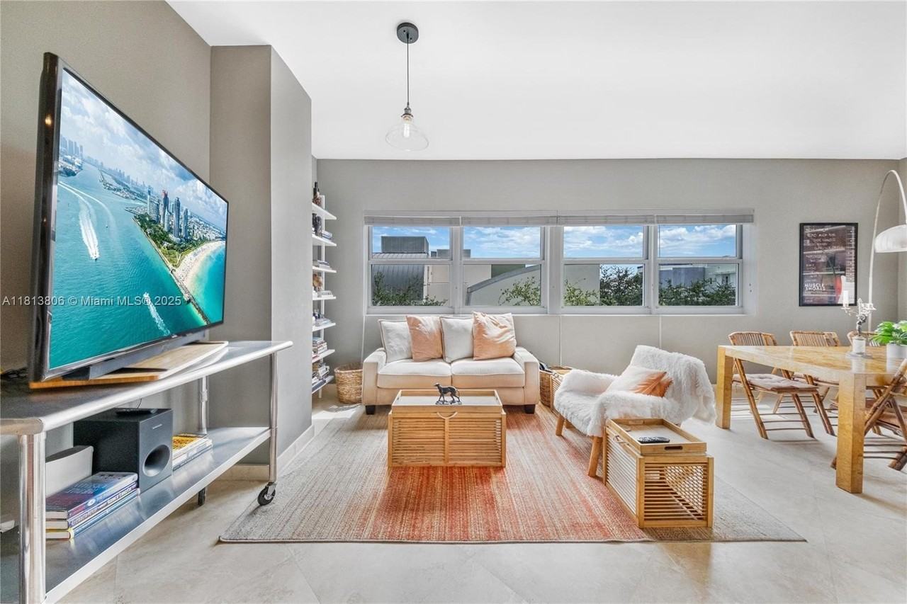 6103 Aqua Ave #406 - Photo 3 of 25