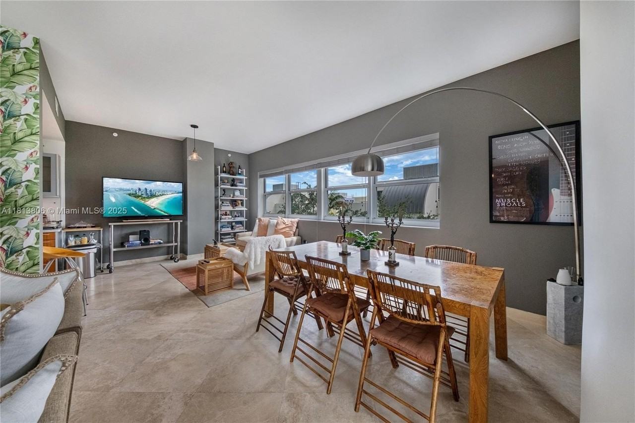 6103 Aqua Ave #406 - Photo 5 of 25