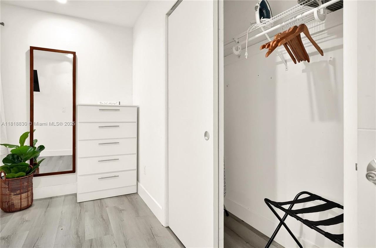 300 Nw 82nd Ter - Photo 7 of 12