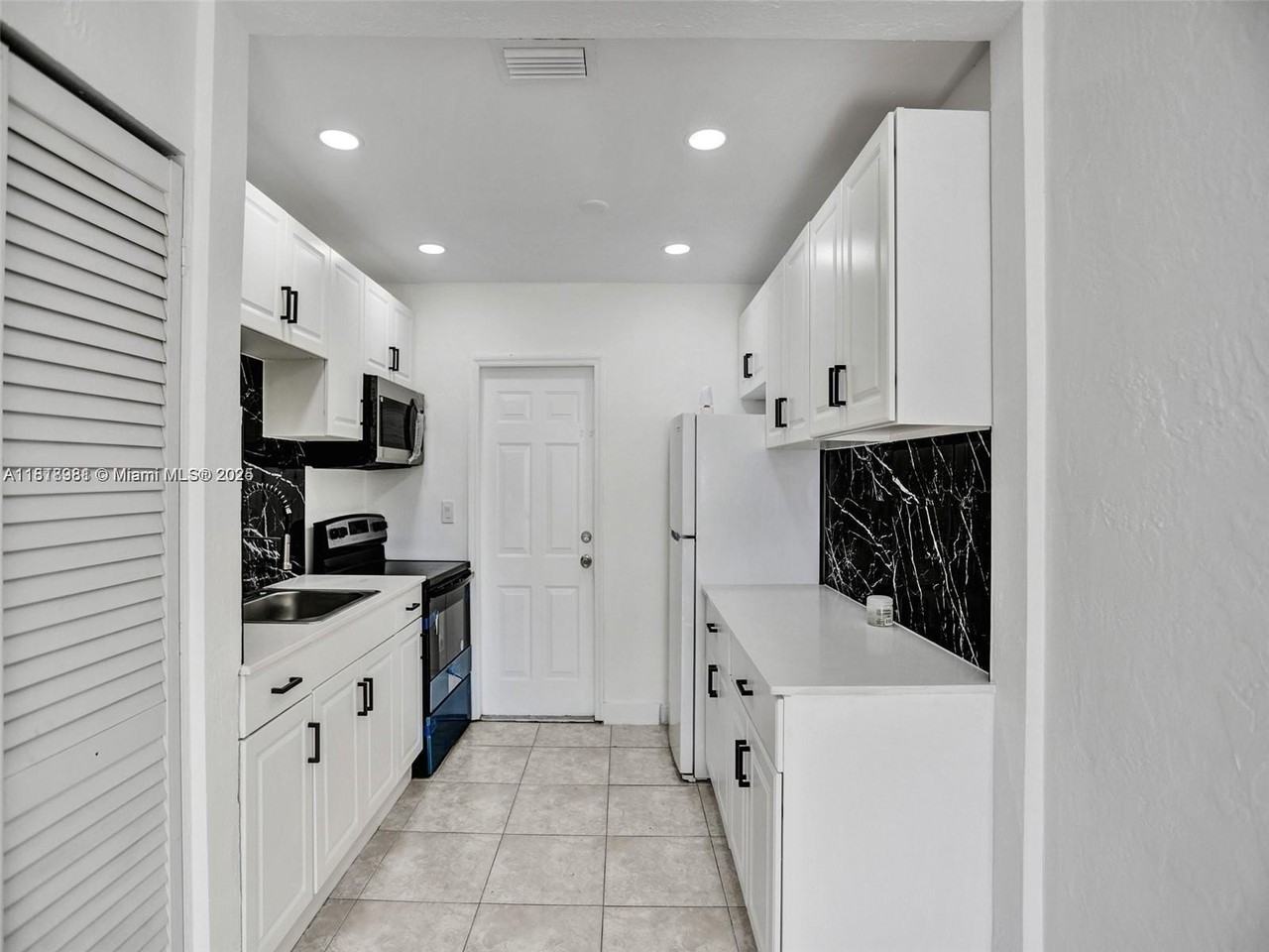 708 N 20th Ave #1-2 - Photo 4 of 49