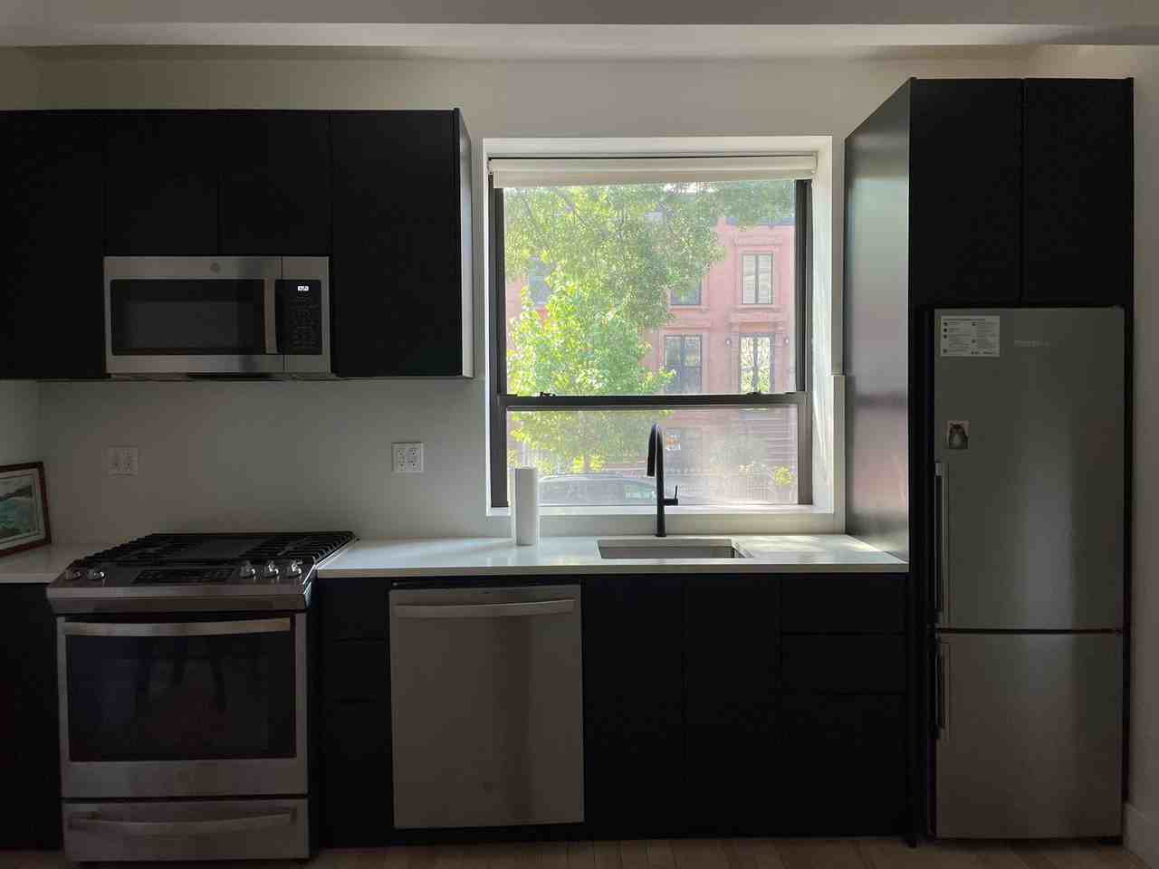 527 Monroe St #1C - Photo 2 of 8