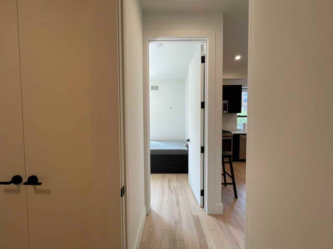 527 Monroe St #1C - Photo 6 of 8