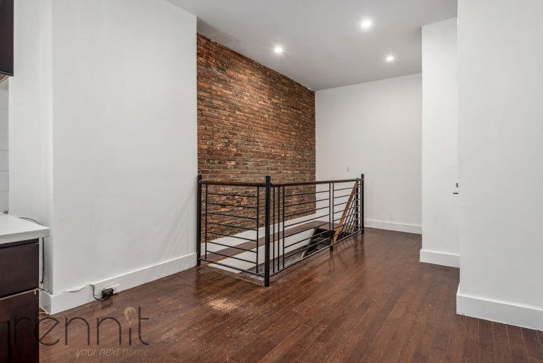 309 Tompkins Ave #1R - Photo 4 of 8