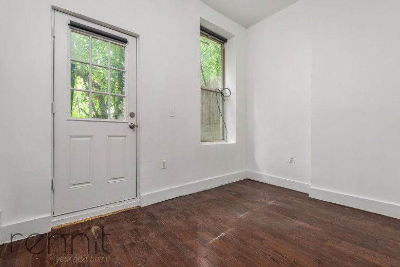 309 Tompkins Ave #1R - Photo 5 of 8