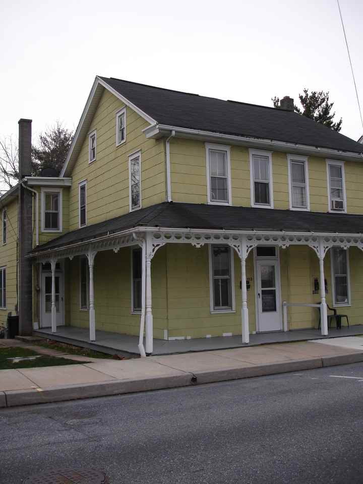 112 Washington St - Photo 2 of 9
