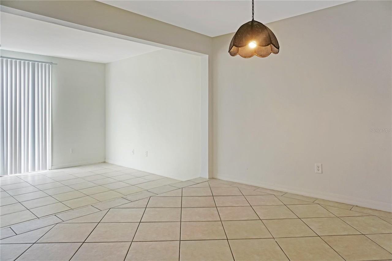 215 Mango Dr - Photo 4 of 13