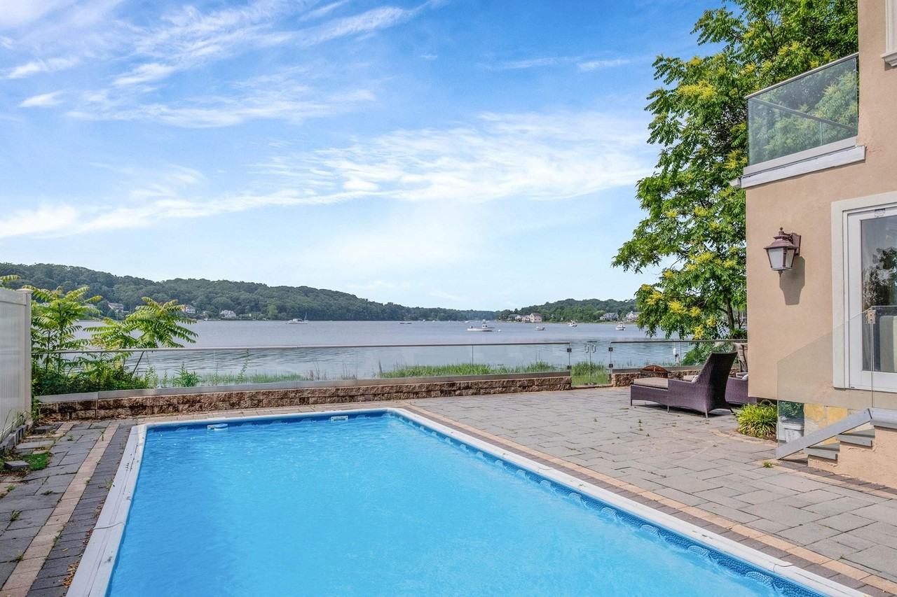 18 Deans Ln - Photo 4 of 50