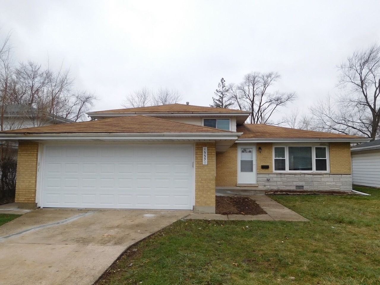 15530 South Park Ave - Photo 2 of 15