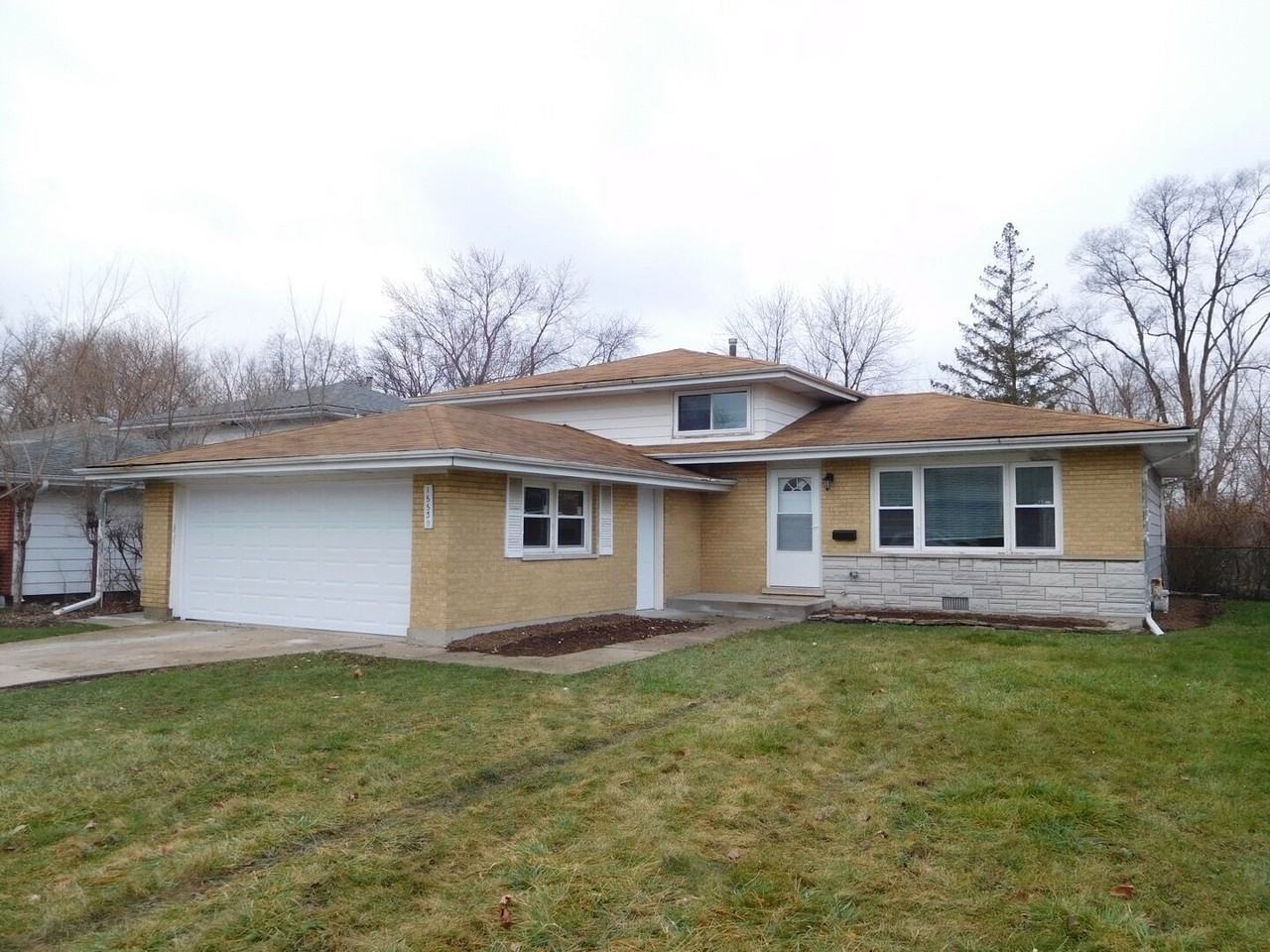 15530 South Park Ave - Photo 3 of 15