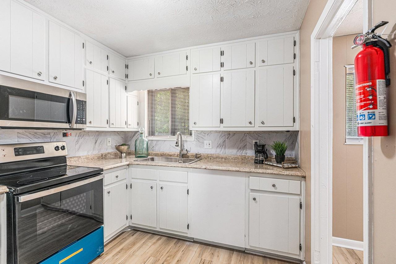 Windsor Ct - Photo 3 of 11