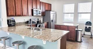 Fairfax Dr - Photo 4 of 17