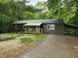 featured image of 14 Bay St