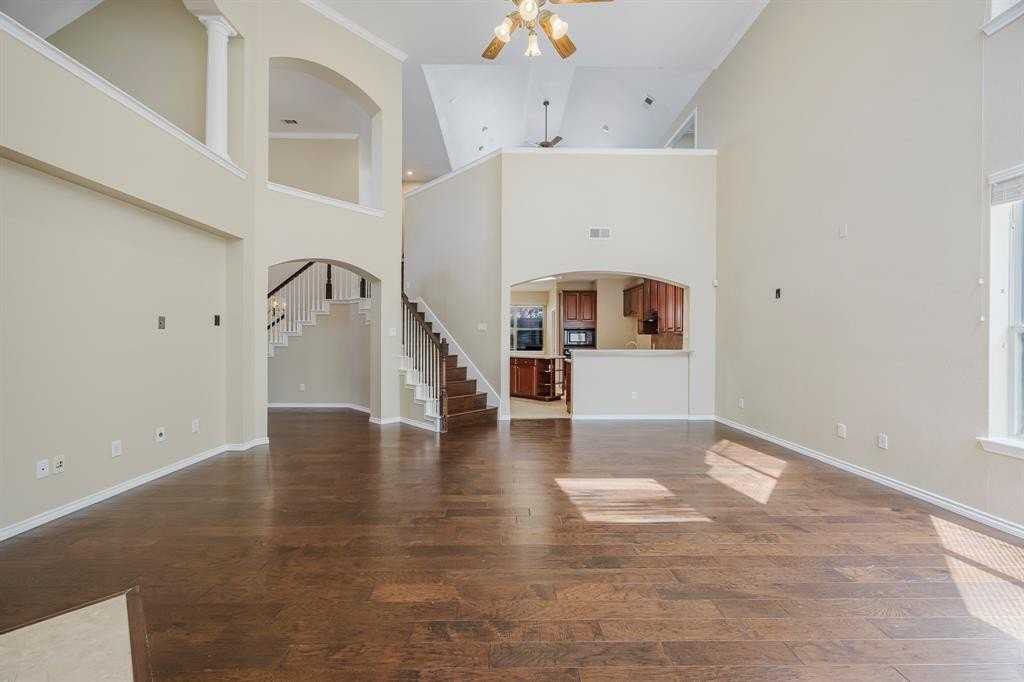 2739 Middleton Dr - Photo 7 of 32