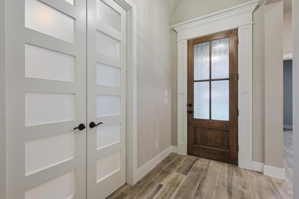 2084 Glenhollow Dr - Photo 5 of 31