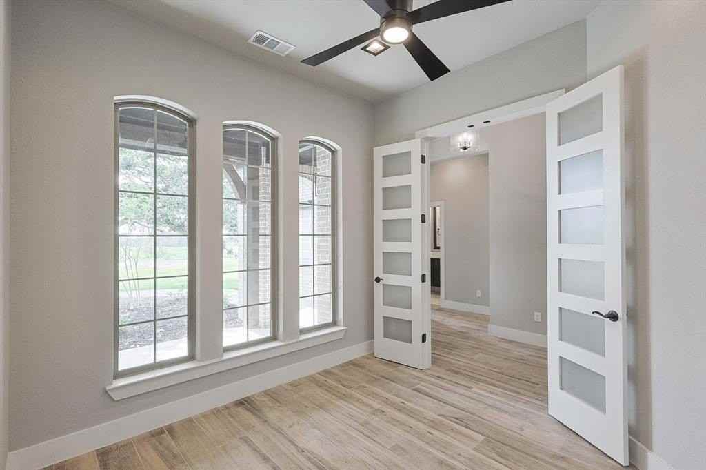 2084 Glenhollow Dr - Photo 6 of 31