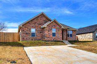 925 N Barrett Ave - Photo 1 of 1