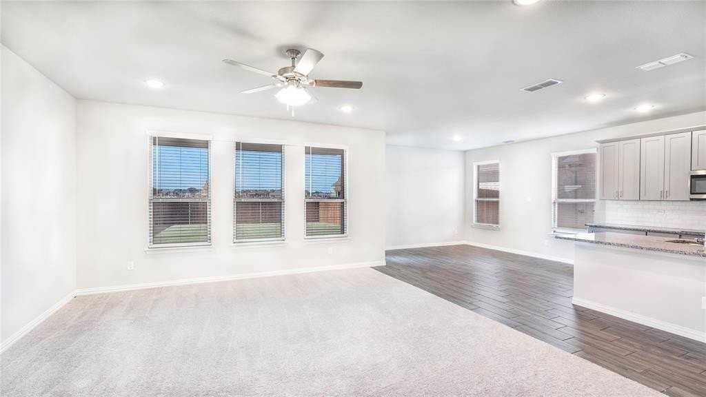 112 Cole Ln - Photo 4 of 23