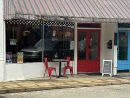 featured image of 108 E Main St