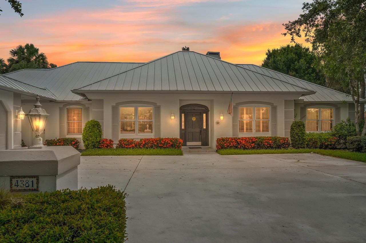 4381 Sw Parkgate Blvd - Photo 4 of 50