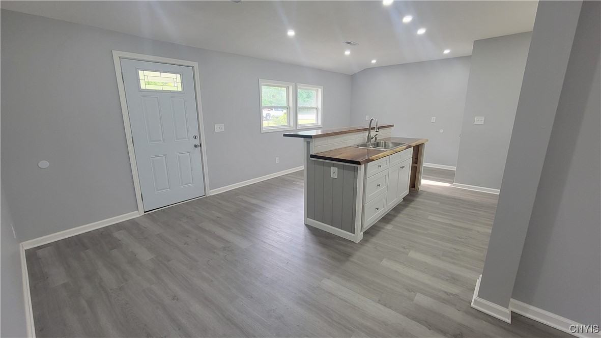 7991 Thompson Rd - Photo 3 of 21