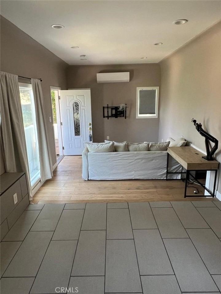 6901 Cahuenga Park Trl - Photo 2 of 7