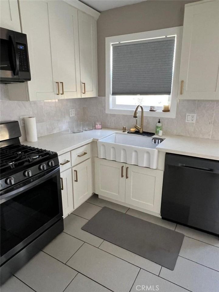 6901 Cahuenga Park Trl - Photo 4 of 7