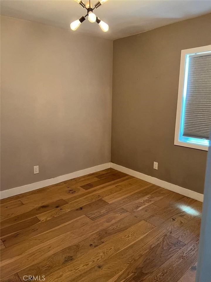 6901 Cahuenga Park Trl - Photo 5 of 7