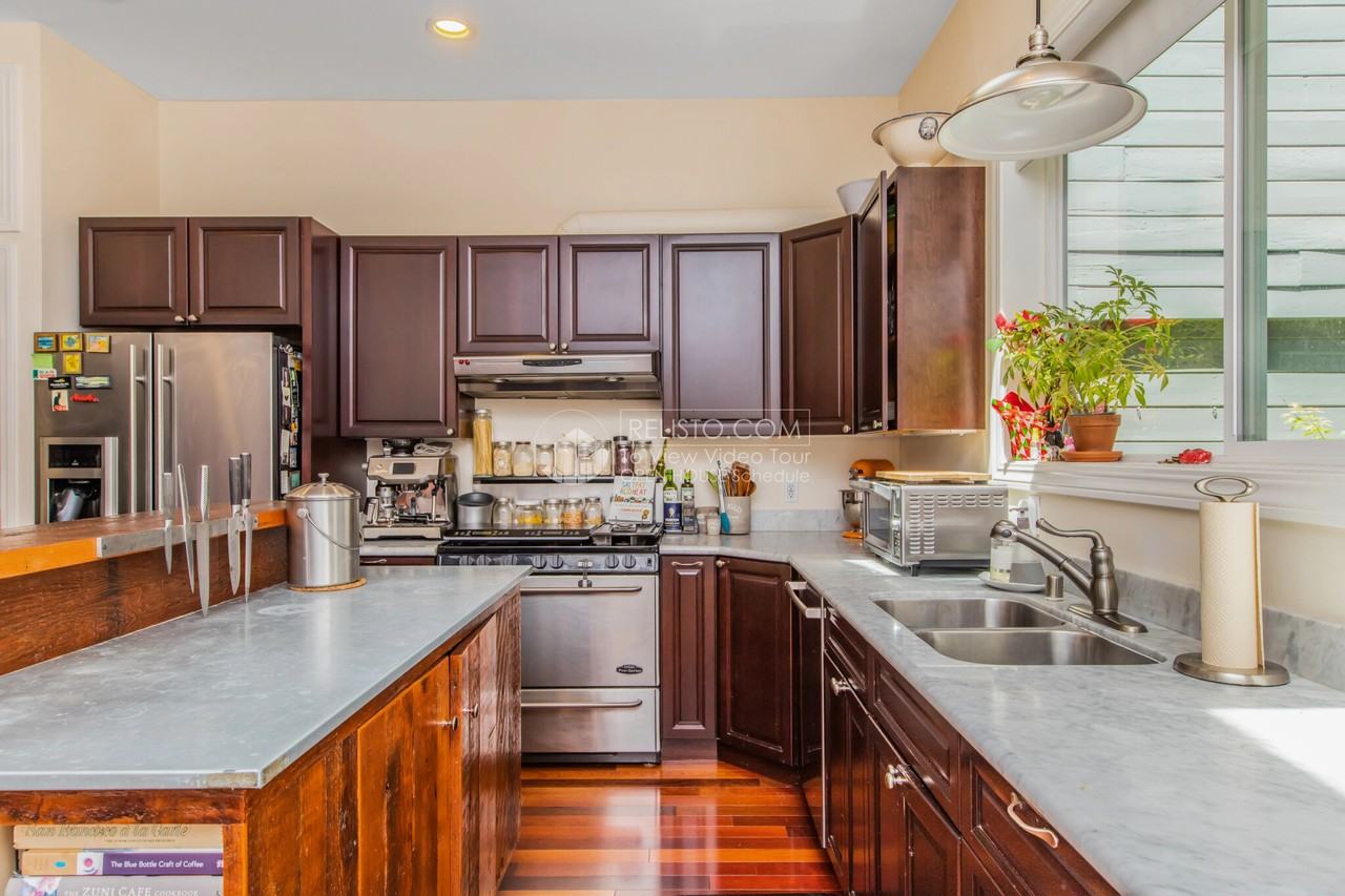 153 Wood St - Photo 3 of 19