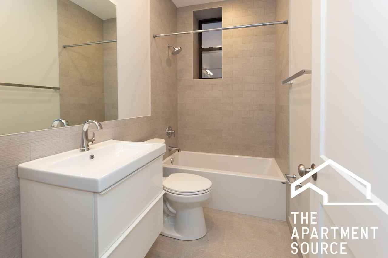 3525 N Wilton Ave #1F - Photo 4 of 7