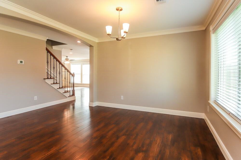 229 Mammoth Springs Ln - Photo 4 of 17