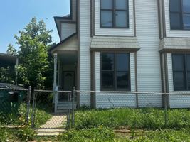 featured image of 1029 S 15th St