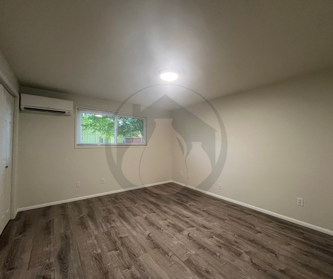 601 32nd Ave Se - Photo 6 of 11