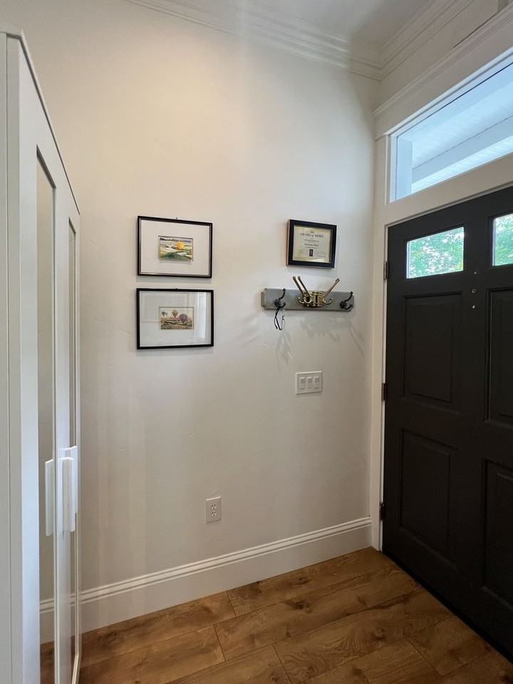 1377 Calistoga Ave - Photo 4 of 24