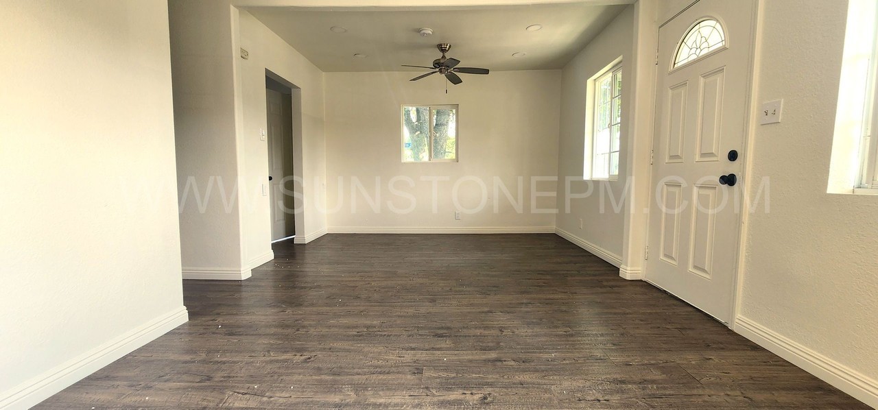 1178 S Park Ave - Photo 4 of 25