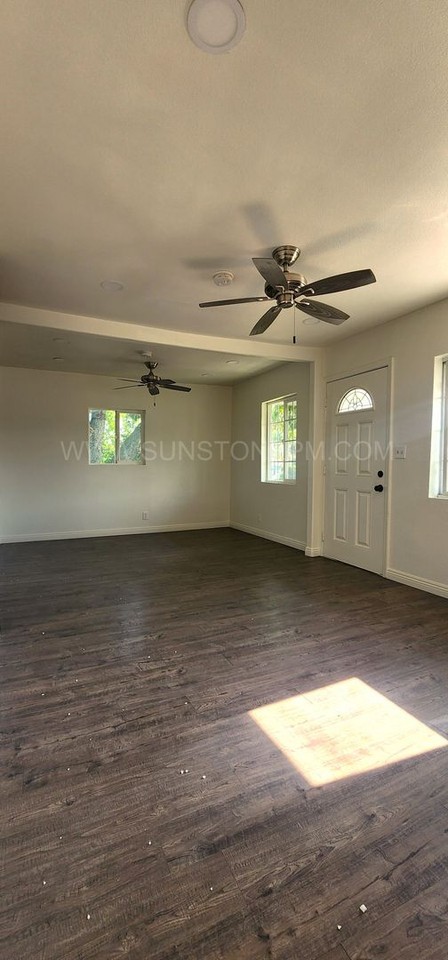 1178 S Park Ave - Photo 5 of 25