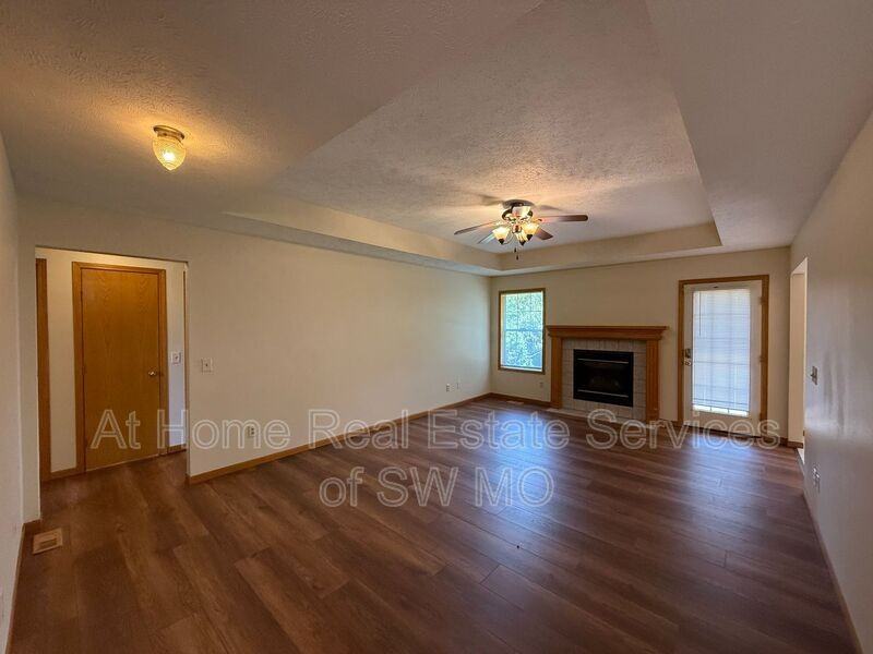 4338 S York Ave - Photo 2 of 14