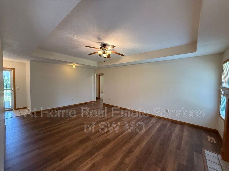 4338 S York Ave - Photo 5 of 14