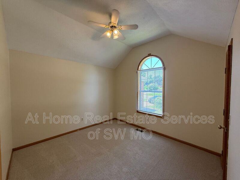 4338 S York Ave - Photo 6 of 14