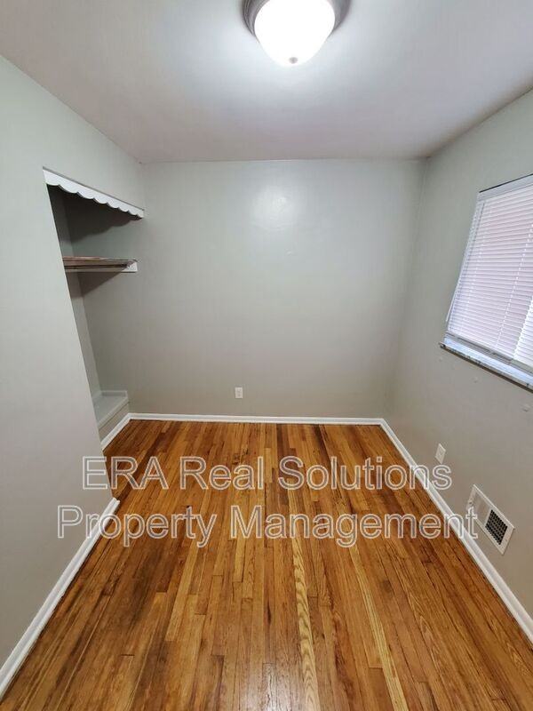 1494 Selkirk Rd - Photo 2 of 25