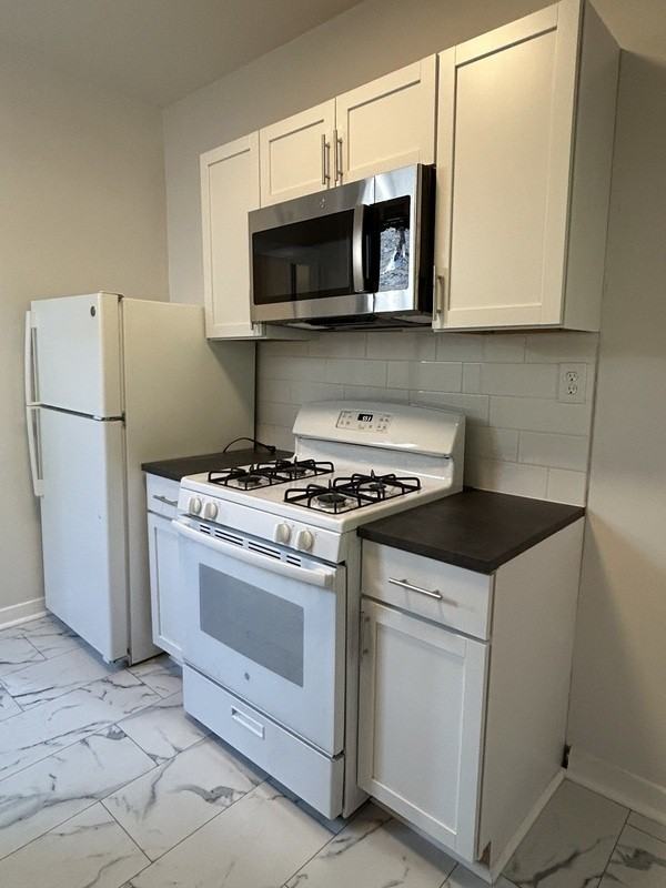 1525 Alton St #2 - Photo 3 of 18