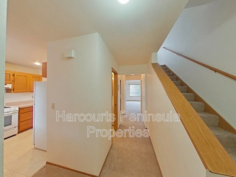 199 Smith St - Photo 2 of 16