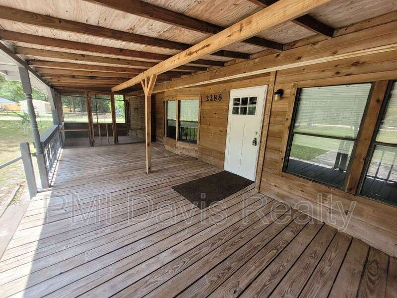 2288 Amarylis Ave - Photo 2 of 7