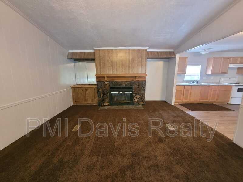 2288 Amarylis Ave - Photo 3 of 7