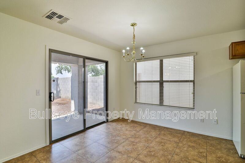 1069 E Lowell Ct - Photo 6 of 25