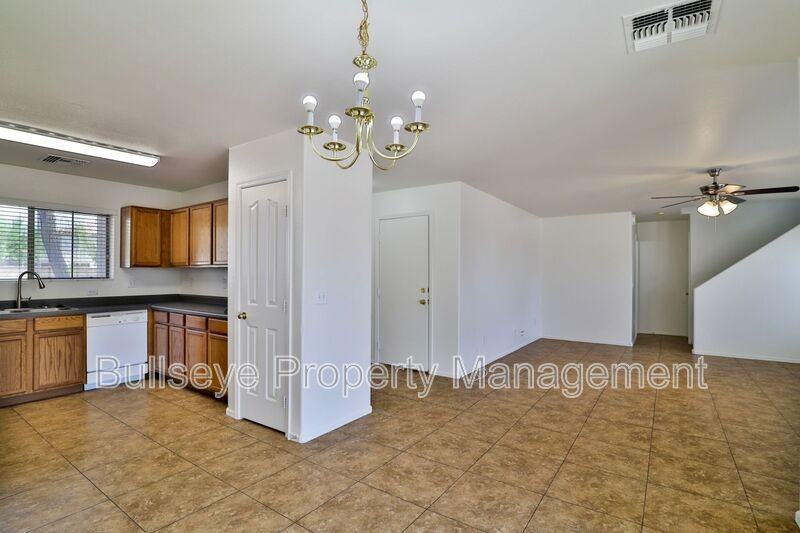 1069 E Lowell Ct - Photo 7 of 25