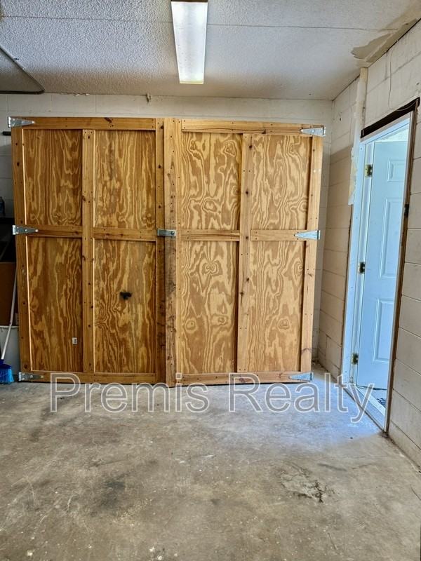 2941 Bough Ave - Photo 5 of 27