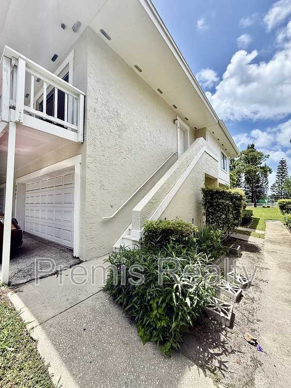 2941 Bough Ave - Photo 2 of 27