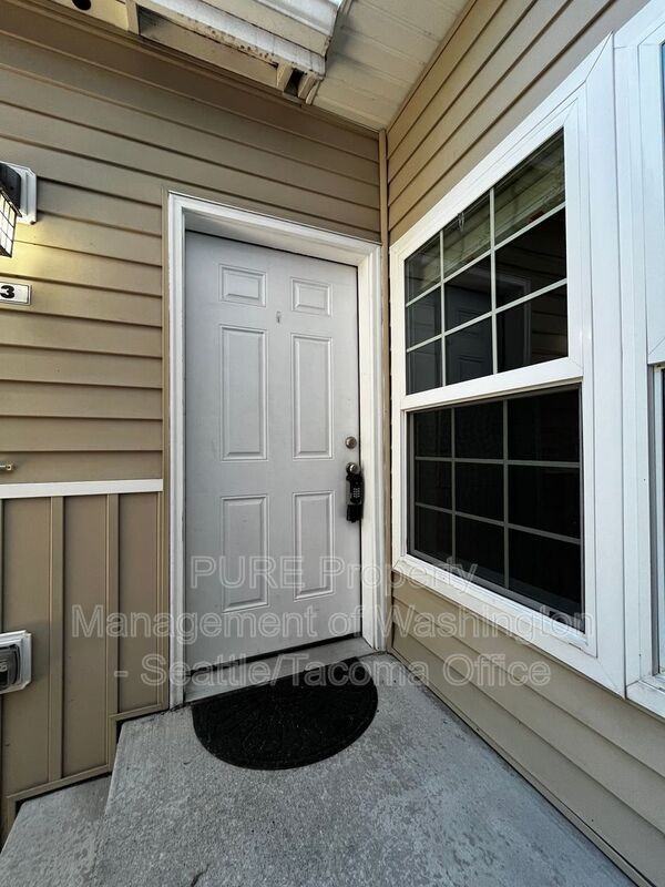 617 7th St Se #03 - Photo 2 of 18